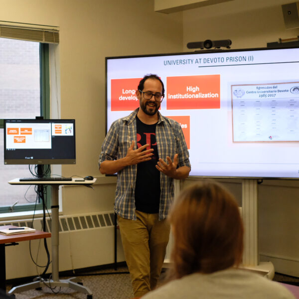 A photo of Ramiro Gual giving a presentation