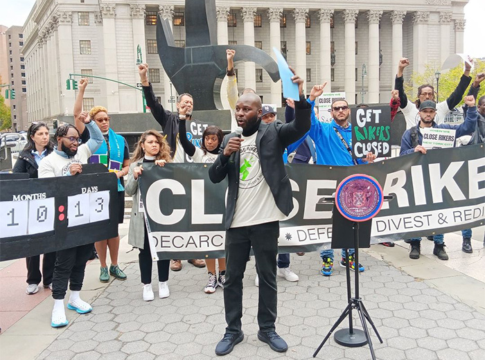 Outdoor #CloseRikers rally